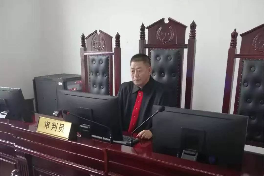 江南体育周末人物 一位55岁基层法官的2019年(图1)